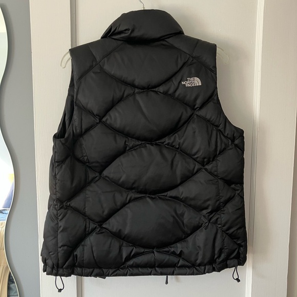 The North Face Women's Black Puffer Vest - Picture 2 of 3